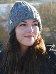 Šedá háčkovaná čepice (alpaka+merino)