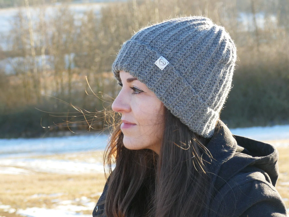 Šedá háčkovaná čepice (alpaka+merino)